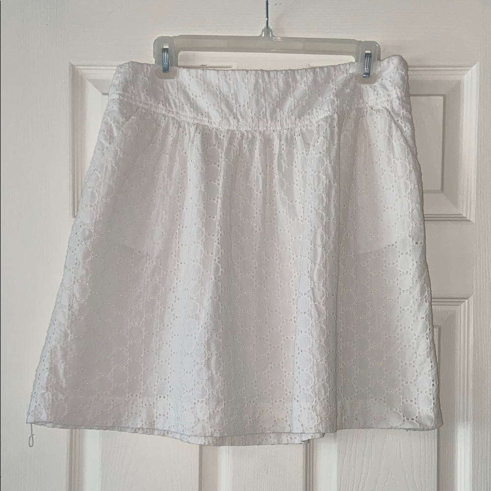 Elegant White Lace Skirt